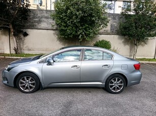 2012 - Toyota Avensis Manual