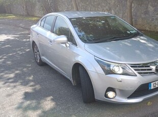 2012 - Toyota Avensis Manual