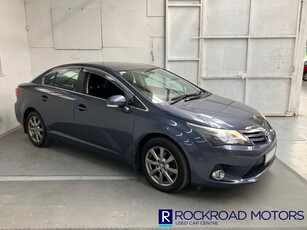 2012 - Toyota Avensis Manual