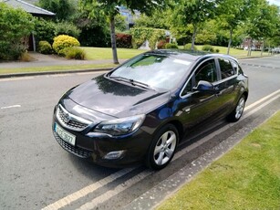 2012 - Vauxhall Astra ---