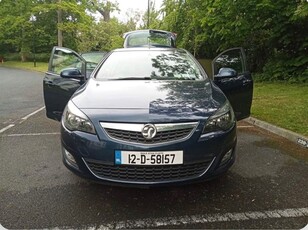 2012 - Vauxhall Astra Manual