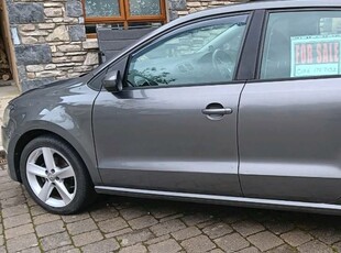 2012 - Volkswagen Polo Manual