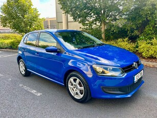 2012 - Volkswagen Polo Manual