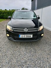 2012 - Volkswagen Tiguan Manual