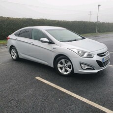 2013 - Hyundai i40 Manual