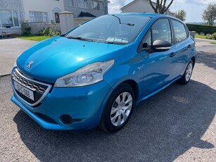 2013 - Peugeot 208 Manual