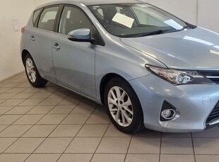 2013 - Toyota Auris Manual