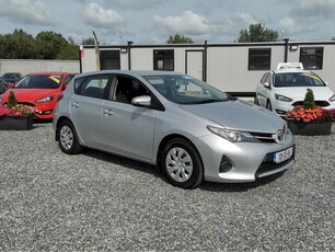 2013 - Toyota Auris Manual