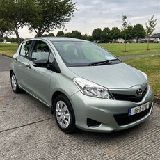 2013 - Toyota Yaris Manual