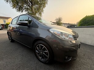 2013 - Toyota Yaris Manual