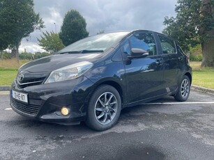 2013 - Toyota Yaris Manual