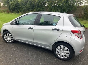 2013 - Toyota Yaris Manual