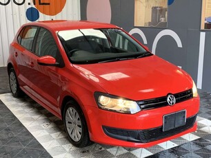 2013 - Volkswagen Polo Automatic