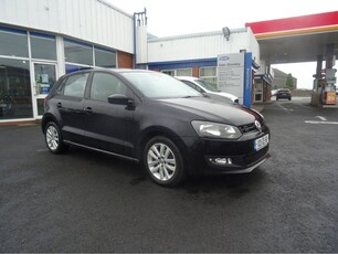 2013 - Volkswagen Polo Manual