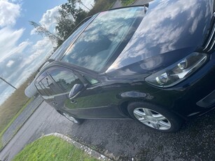 2013 - Volkswagen Touran Automatic