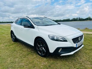 2013 - Volvo V40 Manual