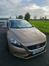 2013 - Volvo V40 Manual