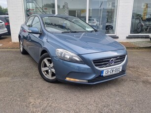 2013 - Volvo V40 Manual