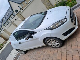 2014 - Ford Fiesta Manual