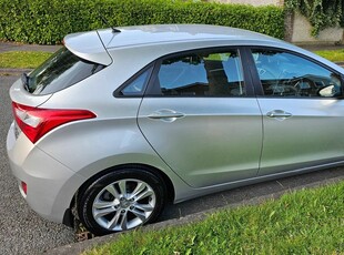 2014 - Hyundai i30 Manual