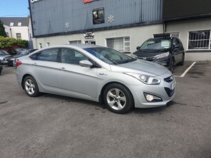 2014 - Hyundai i40 Manual