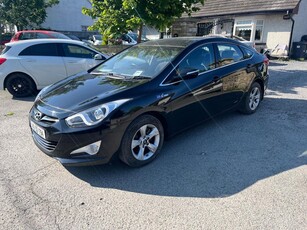 2014 - Hyundai i40 Manual