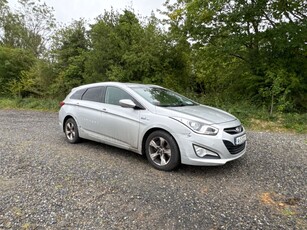 2014 - Hyundai i40 Manual