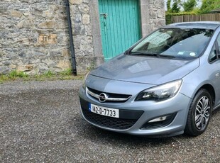 2014 - Opel Astra Manual