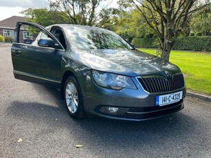 2014 - Skoda Superb Manual