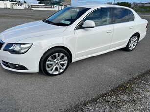 2014 - Skoda Superb Manual