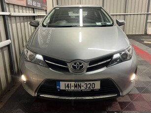 2014 - Toyota Auris Manual