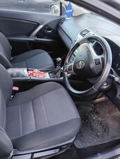 2014 - Toyota Avensis Manual