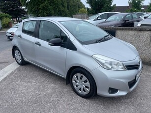 2014 - Toyota Yaris Manual