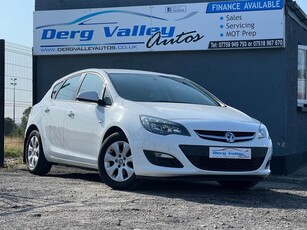 2014 - Vauxhall Astra Manual