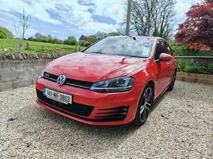 2014 - Volkswagen Golf Manual