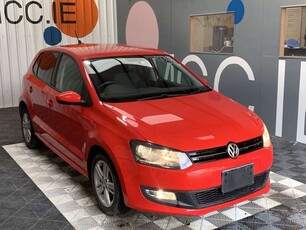 2014 - Volkswagen Polo Automatic