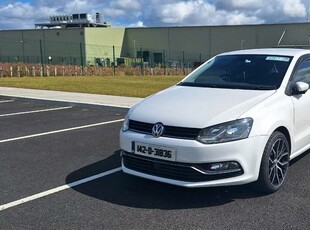 2014 - Volkswagen Polo Automatic