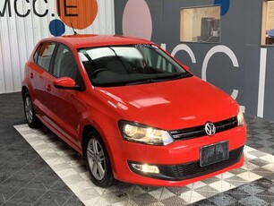 2014 - Volkswagen Polo Automatic