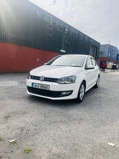 2014 - Volkswagen Polo Automatic