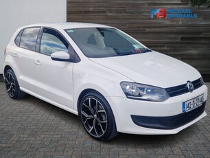 2014 - Volkswagen Polo Automatic