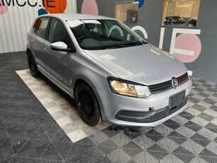 2014 - Volkswagen Polo Automatic