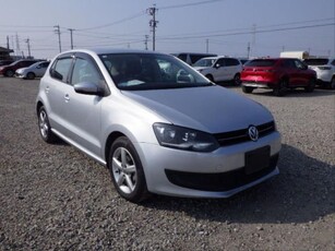 2014 - Volkswagen Polo Automatic