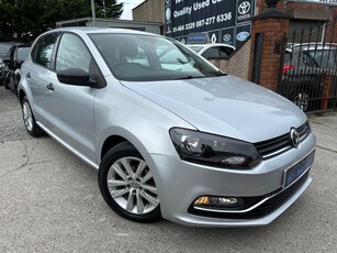 2014 - Volkswagen Polo Manual