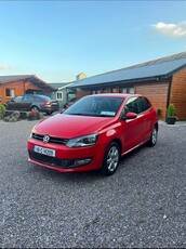 2014 - Volkswagen Polo Manual