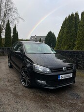 2014 - Volkswagen Polo Manual