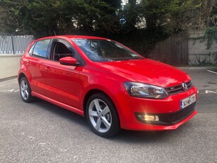 2014 - Volkswagen Polo Manual