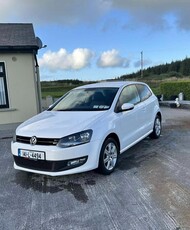 2014 - Volkswagen Polo Manual