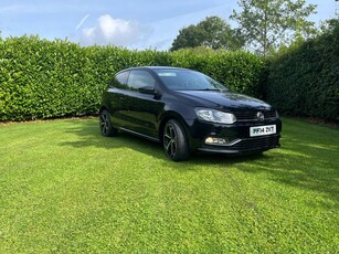 2014 - Volkswagen Polo Manual