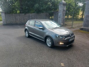 2014 - Volkswagen Polo Manual