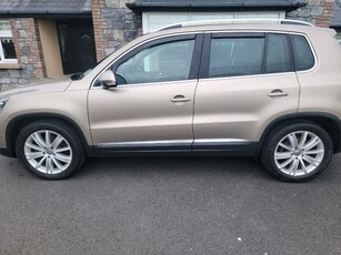 2014 - Volkswagen Tiguan Manual